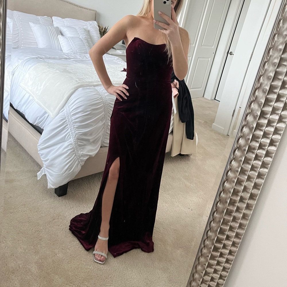 Azazie Nereda Velvet Gown - Picture 2 of 8